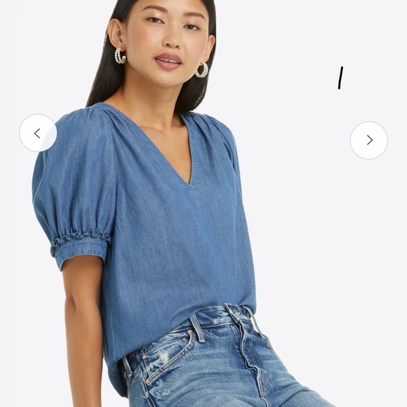 Draper James V Neck Top in Chambray NWT - Picture 2 of 7